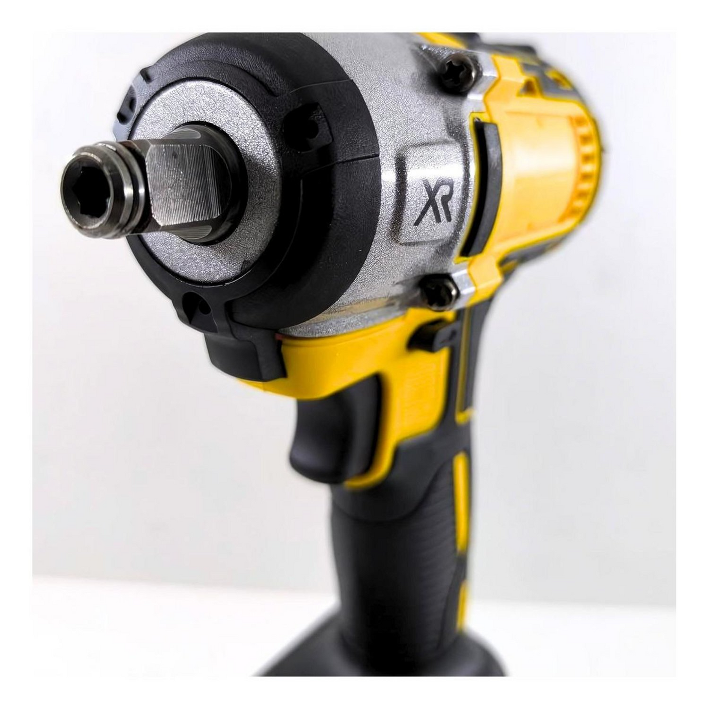 Llave de Impacto + 2 Baterias 28V + 25 Accesorios